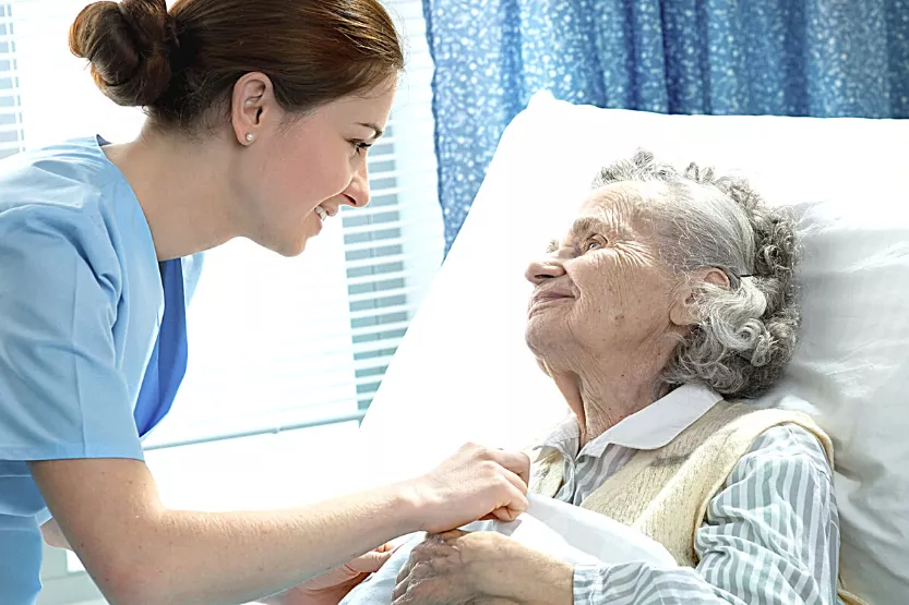 Подбор сиделки по уходу за больным альцгеймера